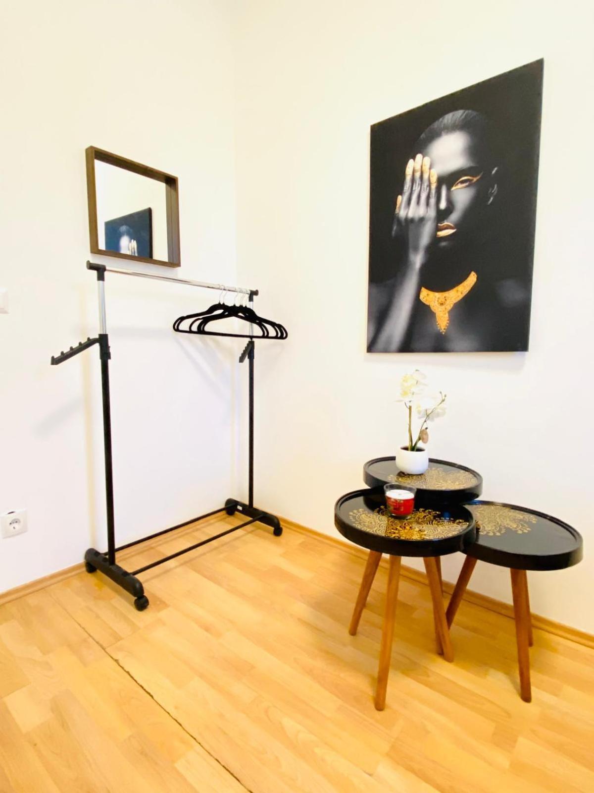 Bright 5Br Shared Apartment W Great Transport Link Вена Экстерьер фото