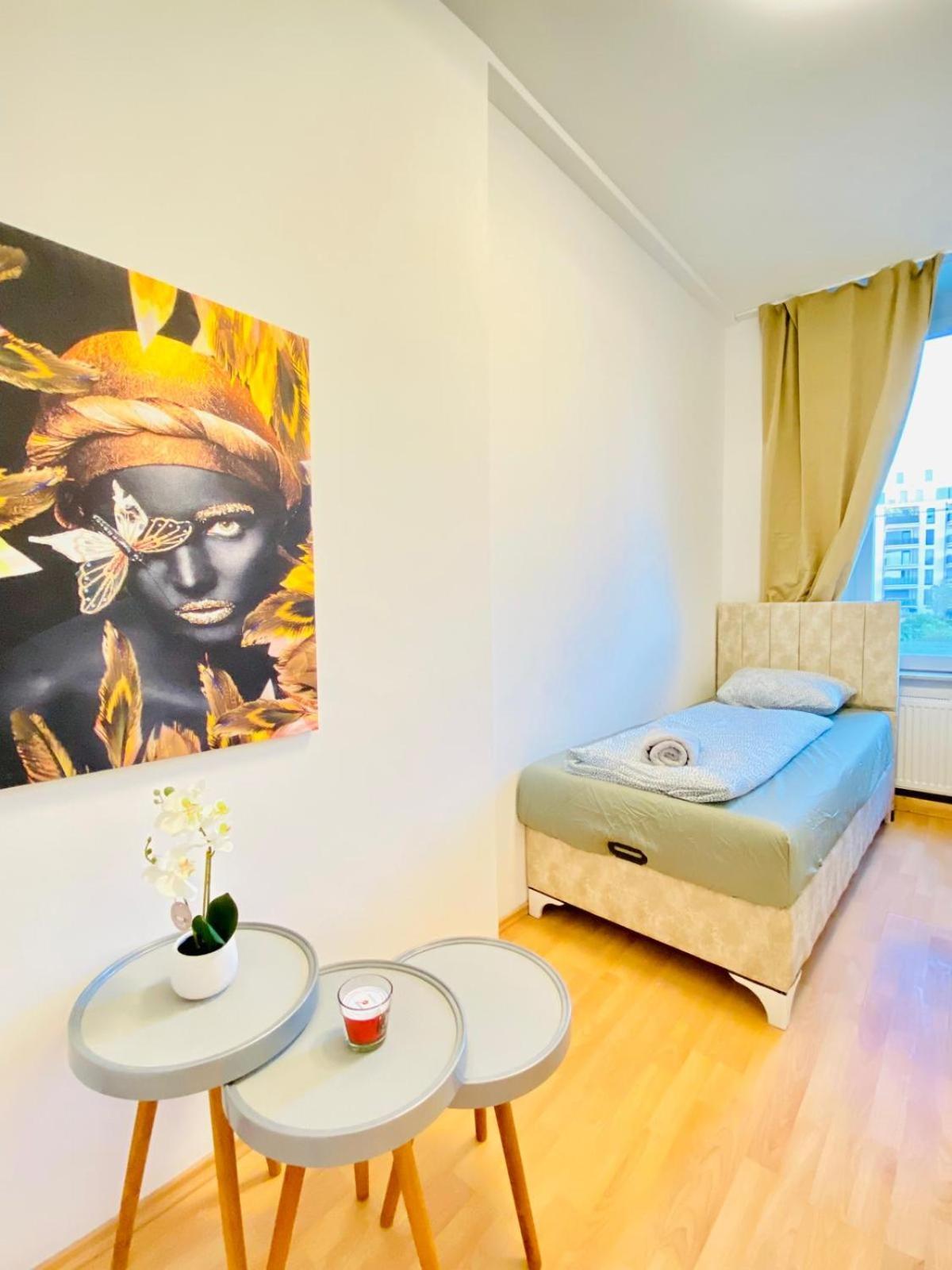 Bright 5Br Shared Apartment W Great Transport Link Вена Экстерьер фото